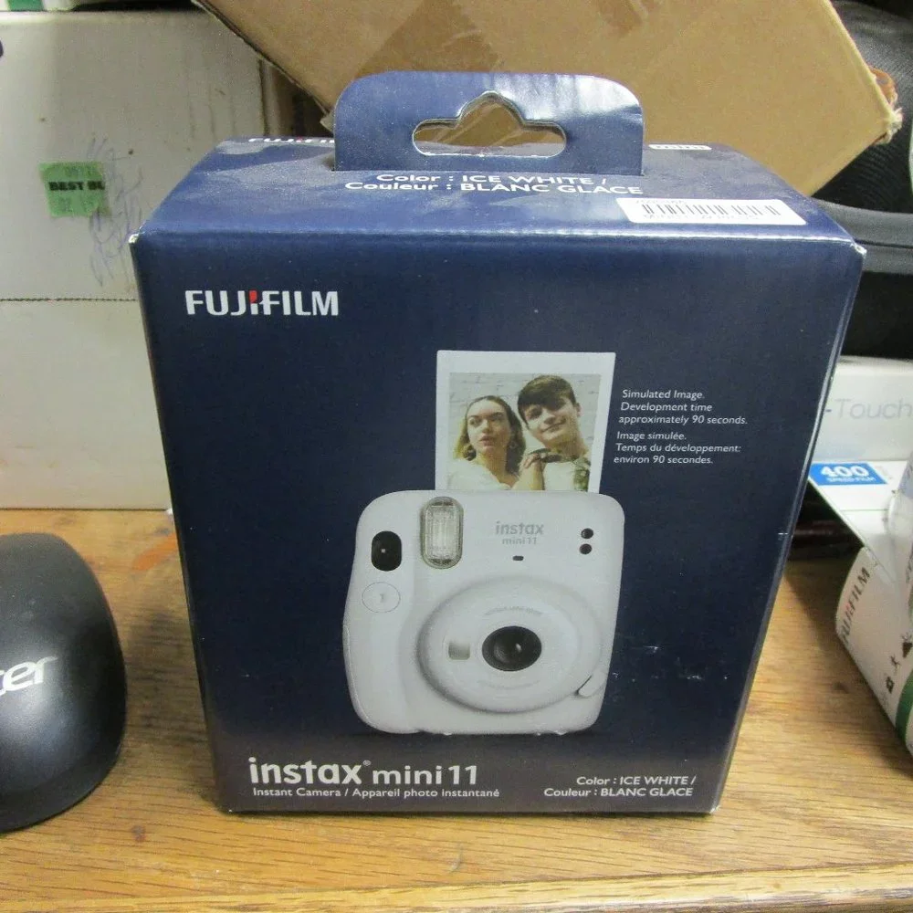 Fujifilm Instax Mini 11 Instant Film Camera - Ice White